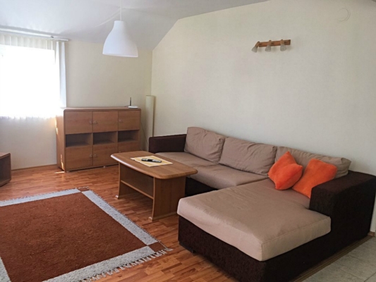 Уютная 3-комнатная квартира с паркоместом, в самом центре Бургаса (бул. Богориди), в 500м от пляжа