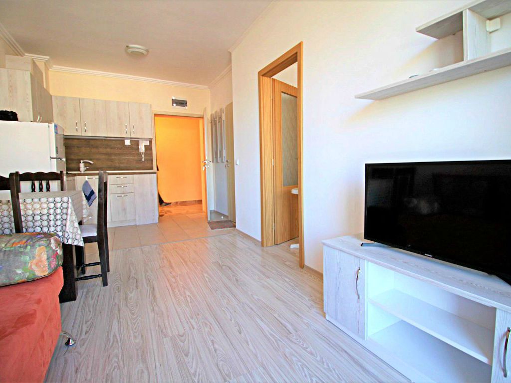 Компактная уютная хорошо оборудованная 2-комнатная квартира, 400м до пляжа
