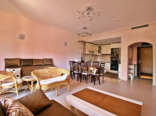 Элитный 2-комнатный апартамент с террасой, дизайнерская мебель, встроенная кухня, в 100м от пляжа